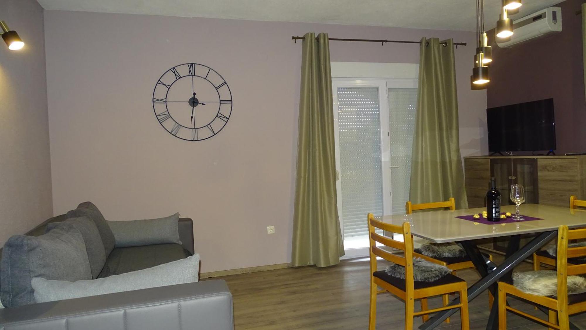 Apartments Luna Sukošan エクステリア 写真