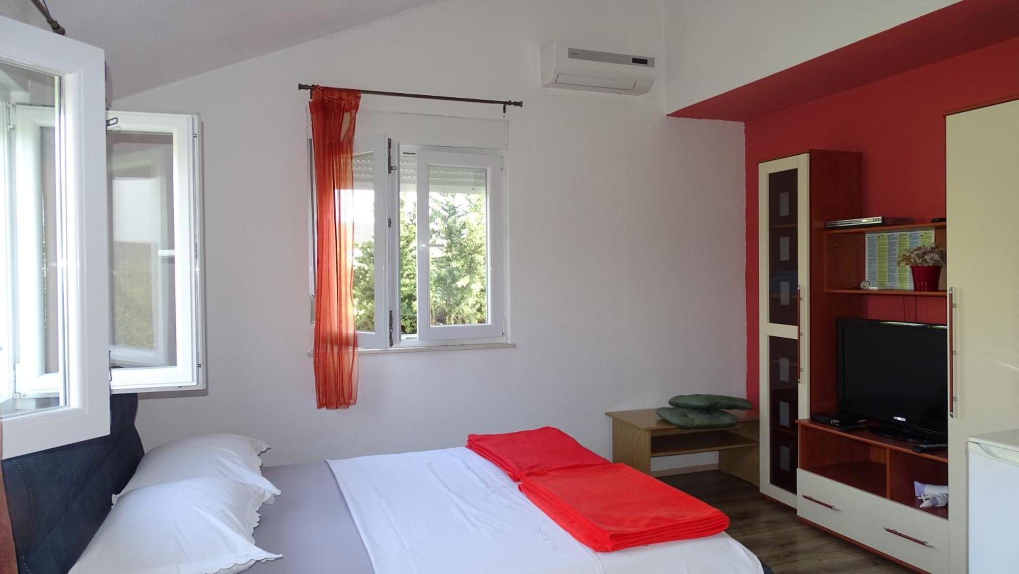 Apartments Luna Sukošan エクステリア 写真