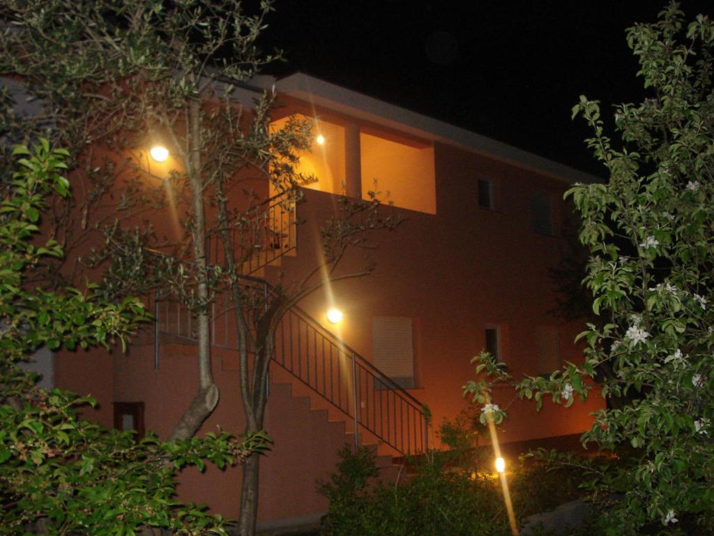 Apartments Luna Sukošan エクステリア 写真