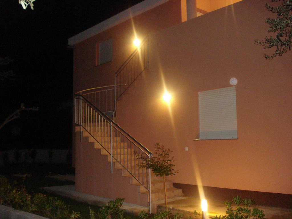 Apartments Luna Sukošan エクステリア 写真