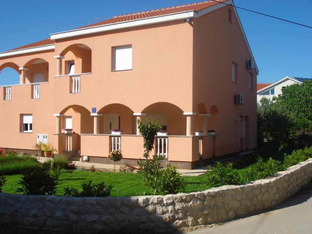Apartments Luna Sukošan エクステリア 写真